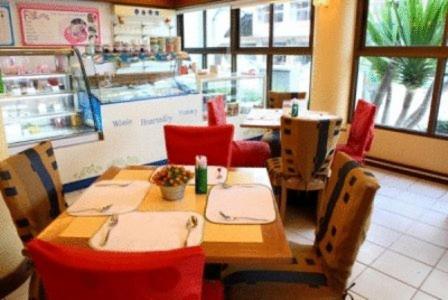 Thumrin Hotel Trang Esterno foto