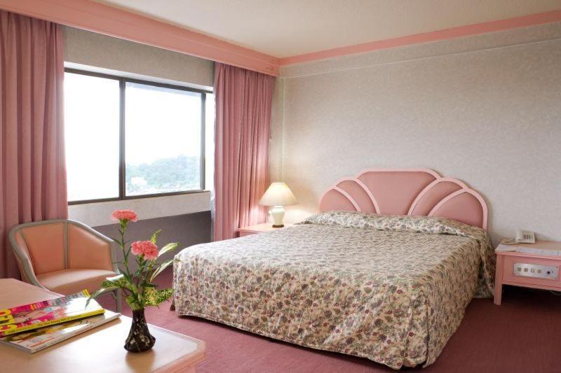 Thumrin Hotel Trang Esterno foto