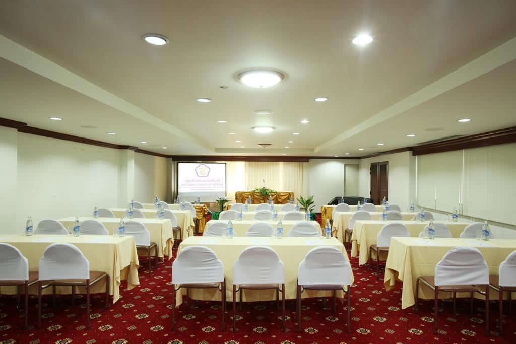 Thumrin Hotel Trang Esterno foto