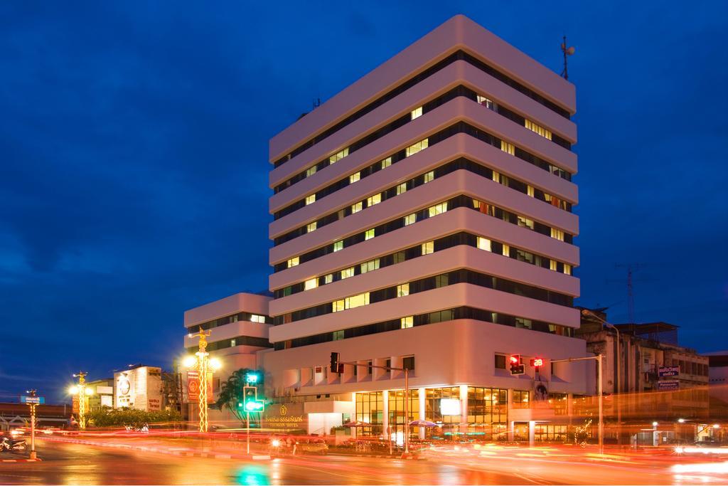 Thumrin Hotel Trang Esterno foto