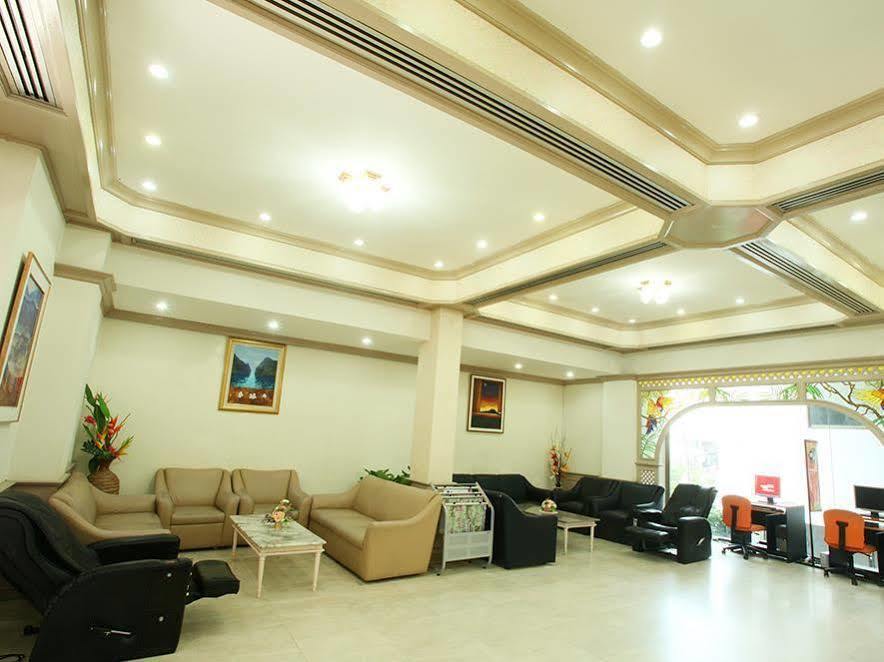 Thumrin Hotel Trang Esterno foto