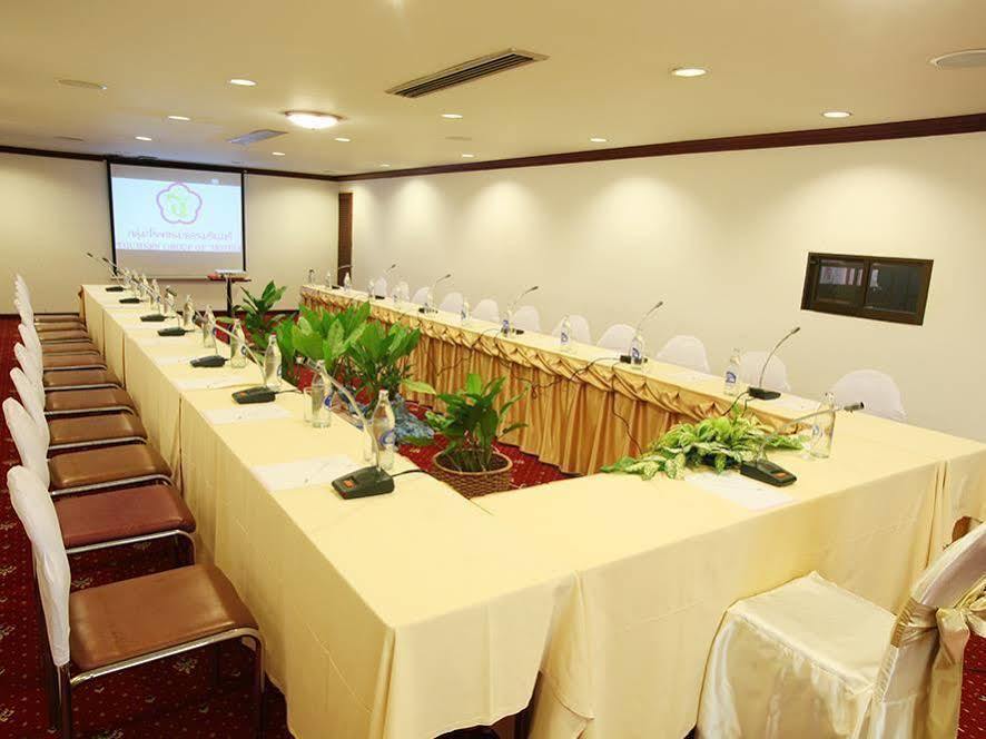 Thumrin Hotel Trang Esterno foto